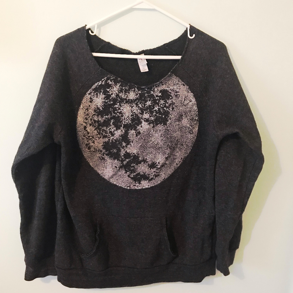 Off-Shoulder Sweatshirt with Moon Print